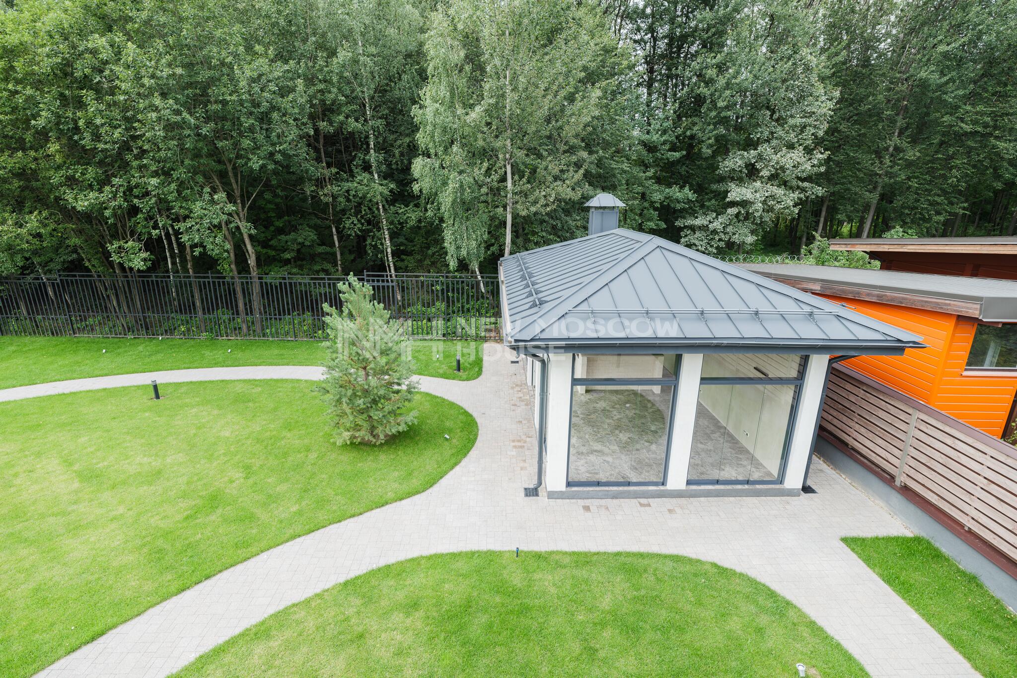 2-этажный коттедж 640 м² с отделкой