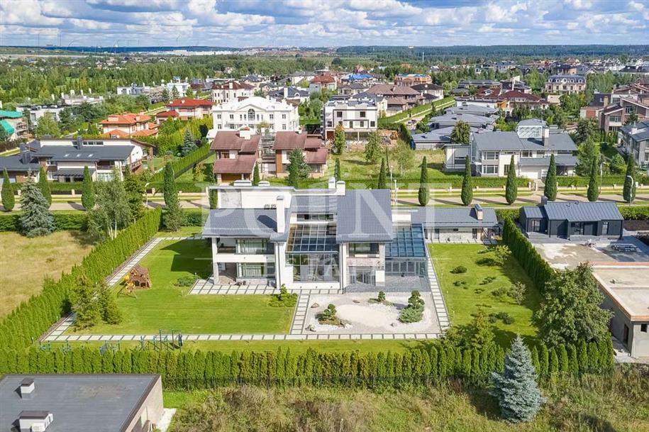2-этажный коттедж 1 127.4 м² с отделкой