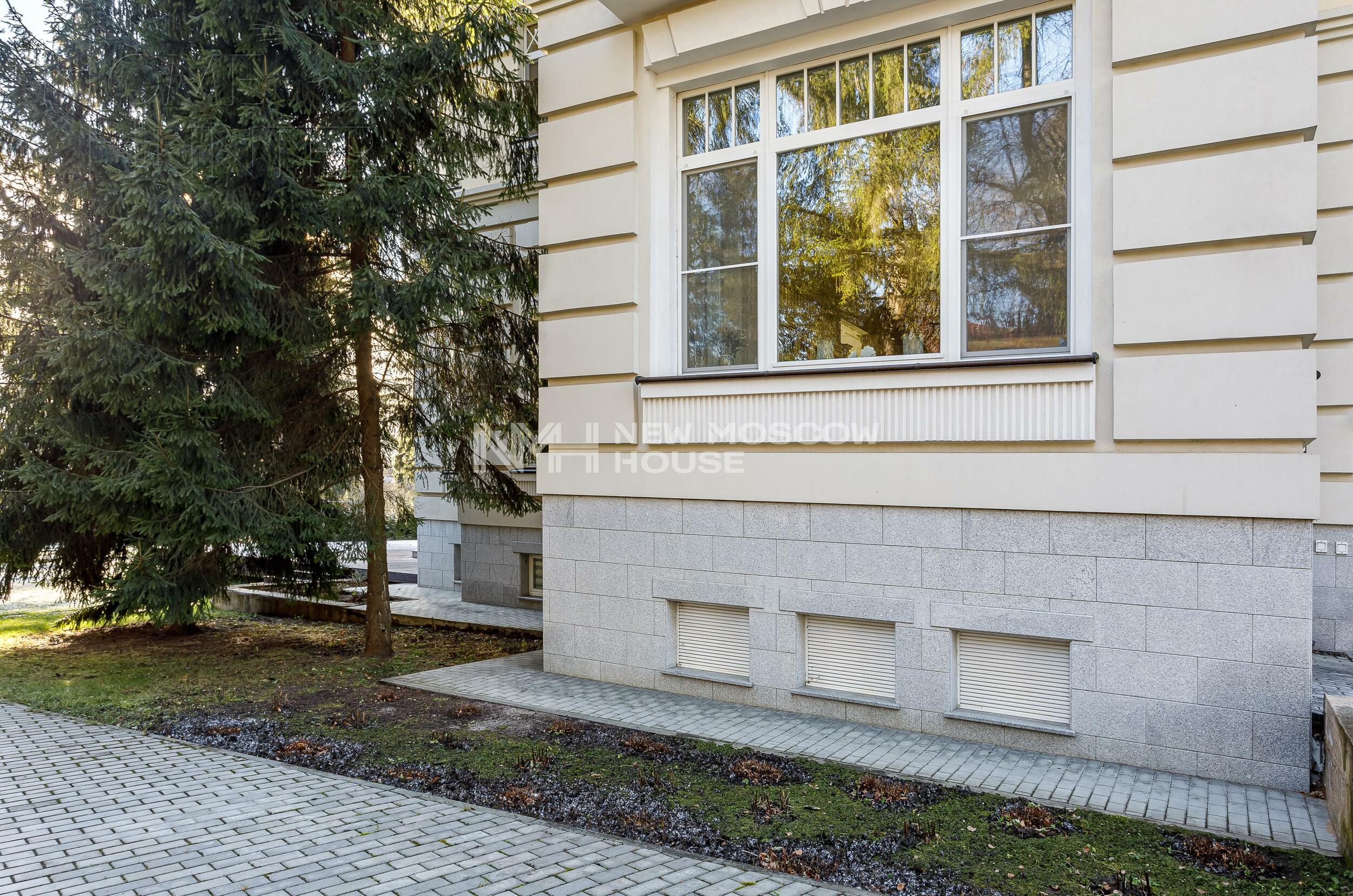 3-этажный коттедж 1 172 м² с отделкой