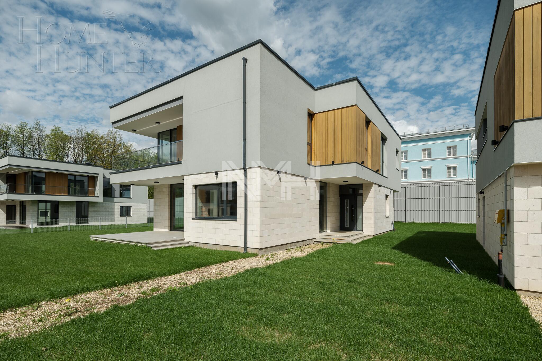 2-этажный коттедж 363.2 м² без отделки