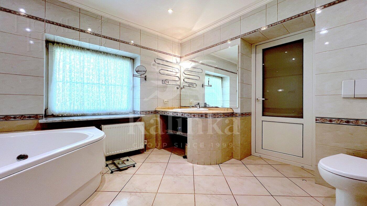 2-этажный коттедж 550 м² с отделкой