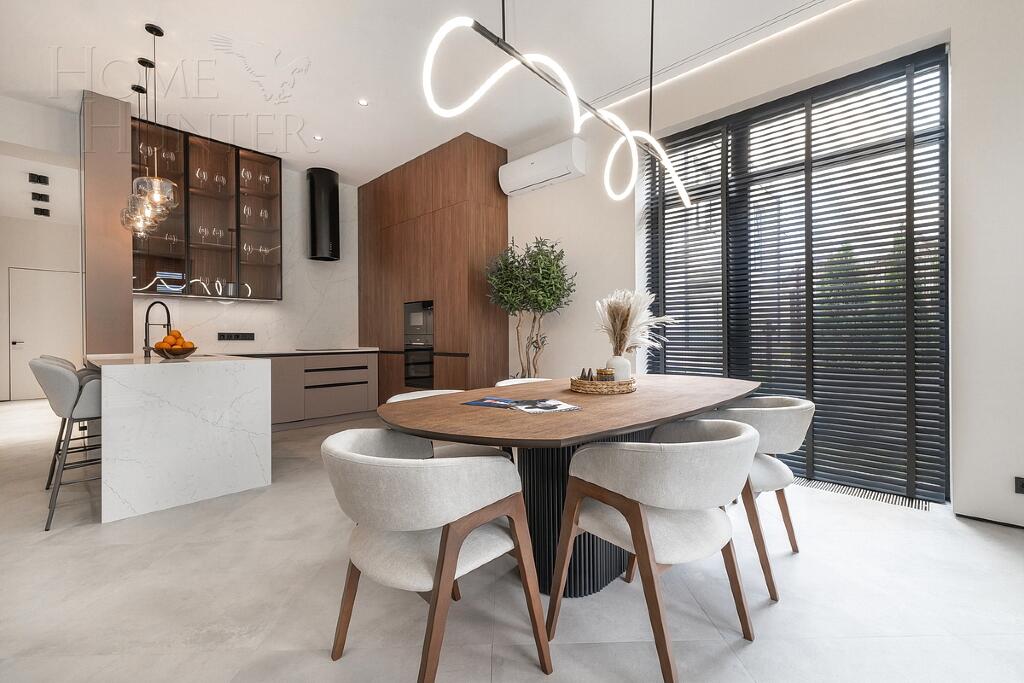 2-этажный коттедж 300 м² с отделкой