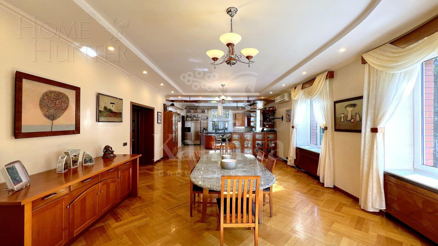 2-этажный коттедж 550 м² с отделкой