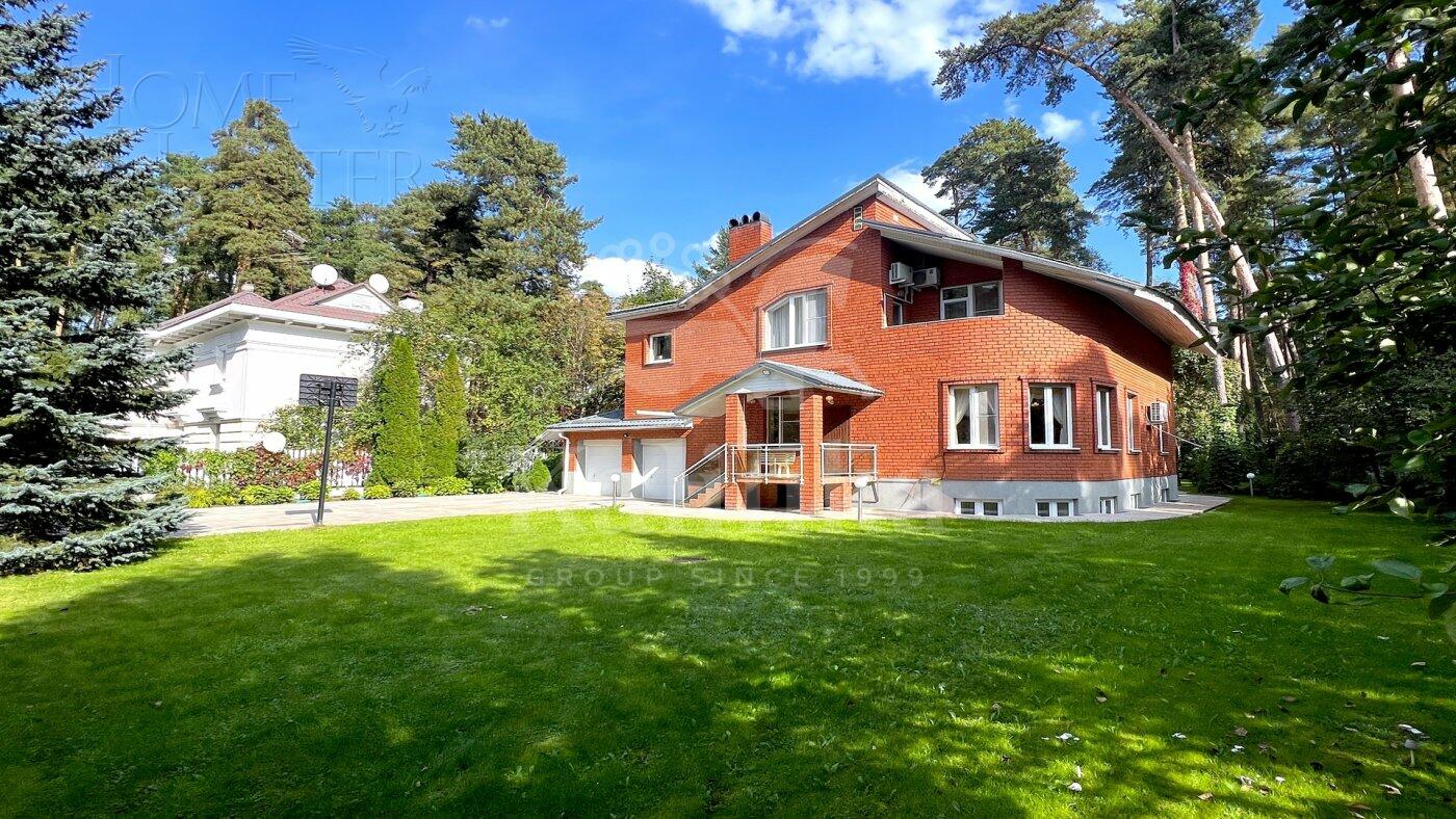 2-этажный коттедж 550 м² с отделкой
