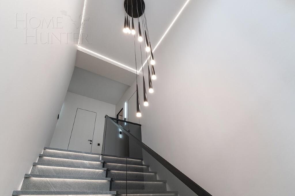 2-этажный коттедж 300 м² с отделкой