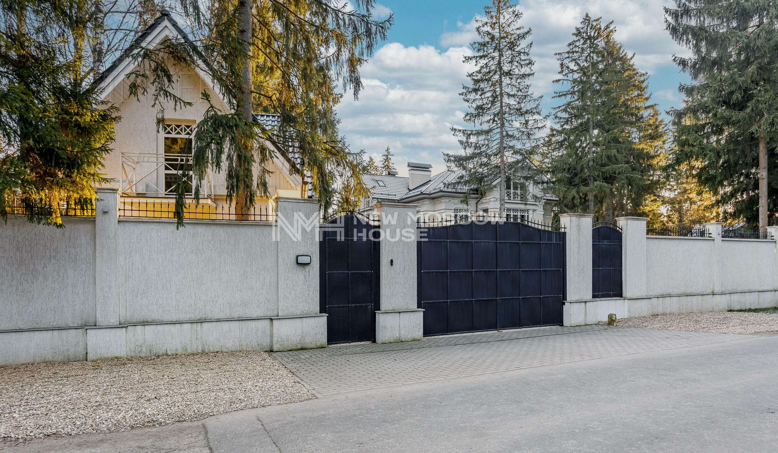 3-этажный коттедж 1 172 м² с отделкой