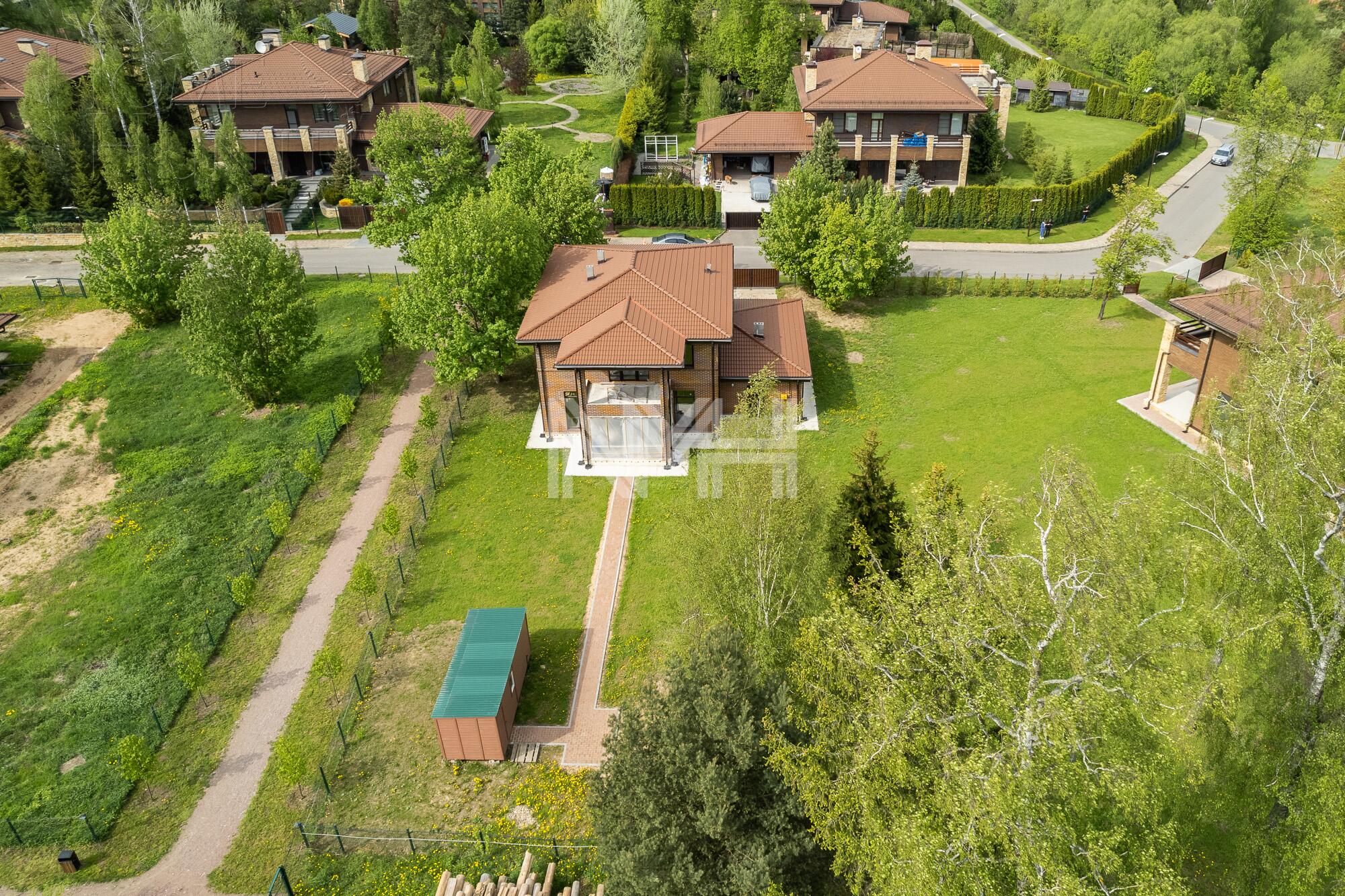 2-этажный коттедж 285 м² без отделки