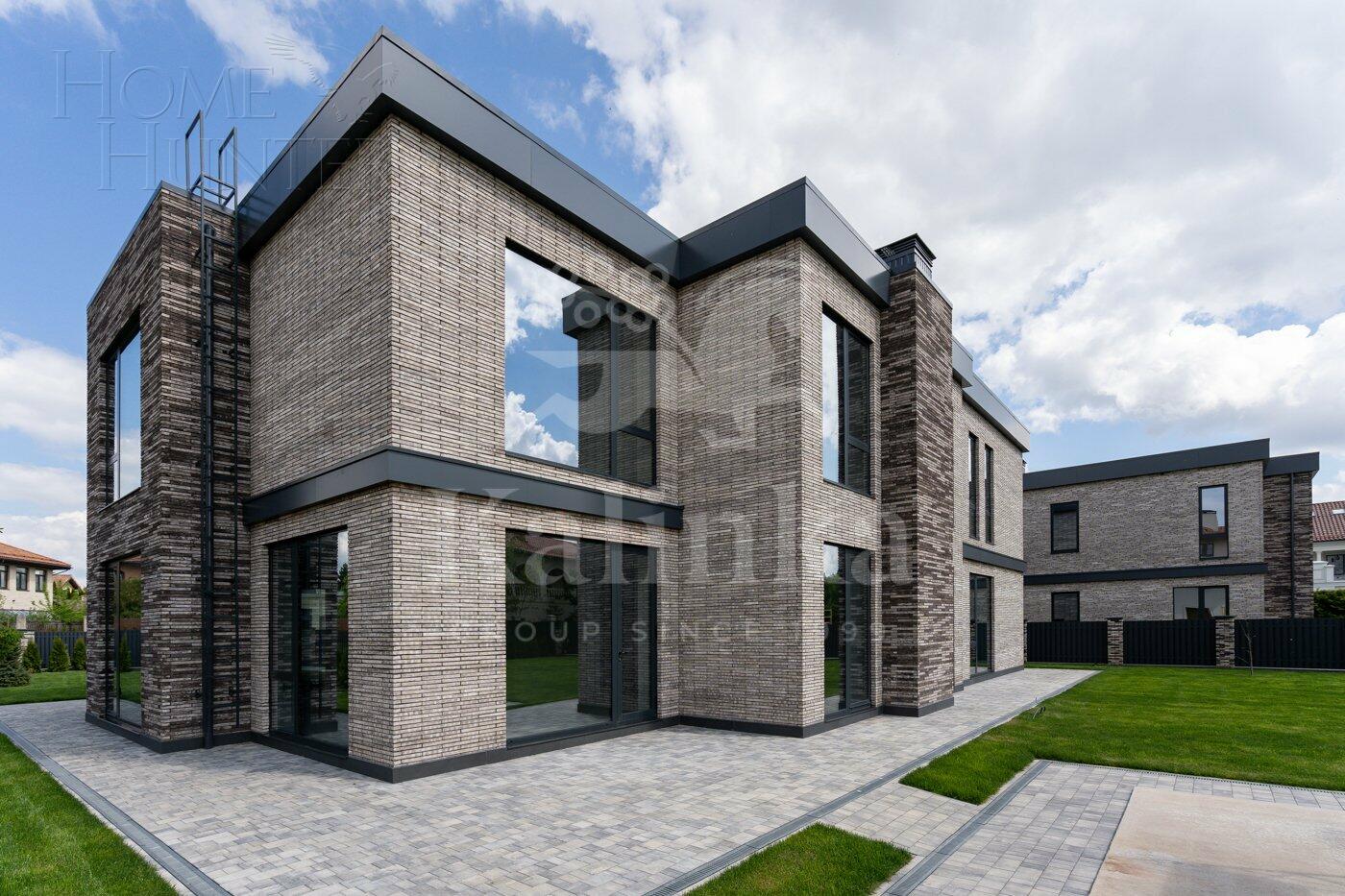 2-этажный коттедж 520.5 м² без отделки