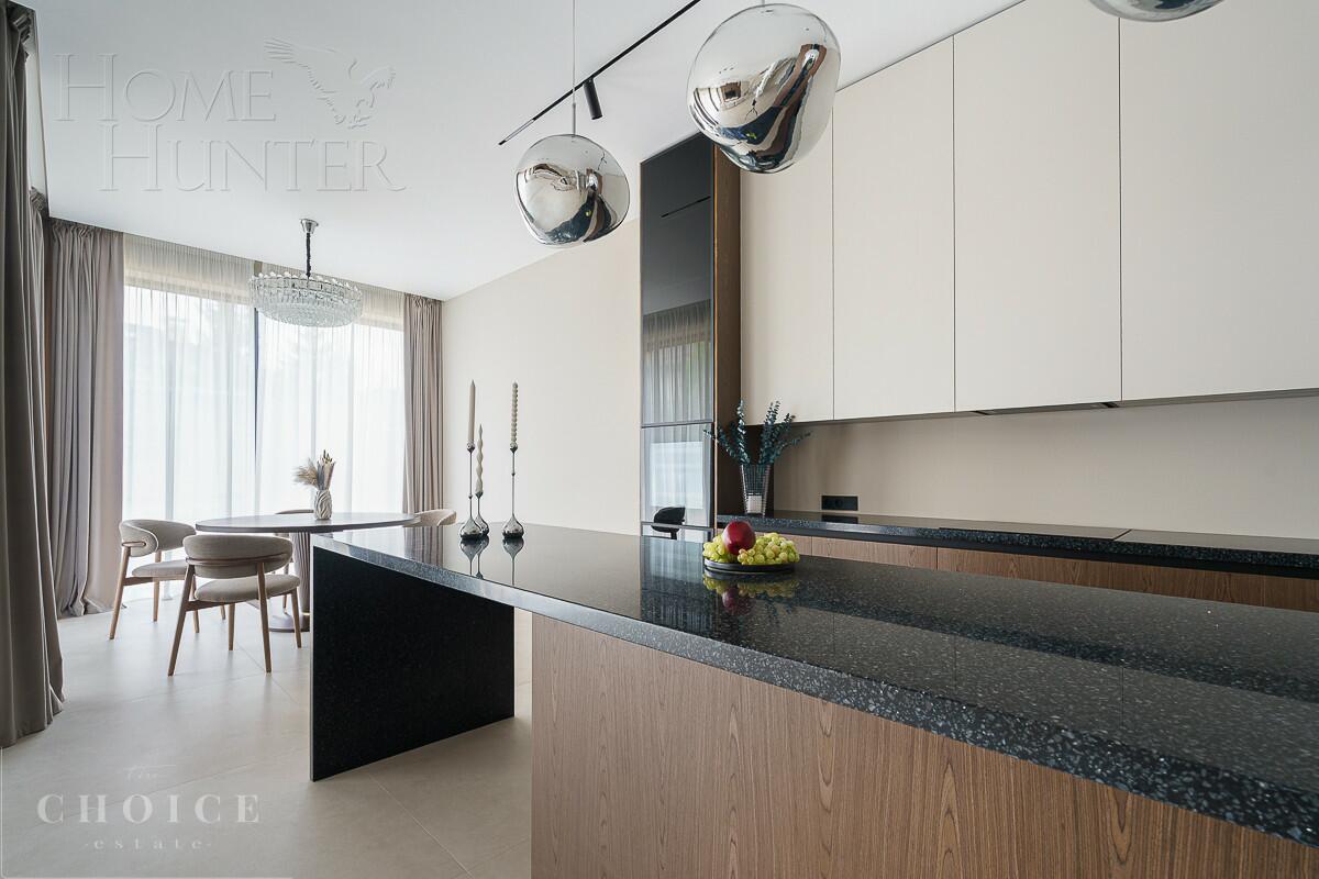 2-этажный коттедж 349.7 м² с отделкой