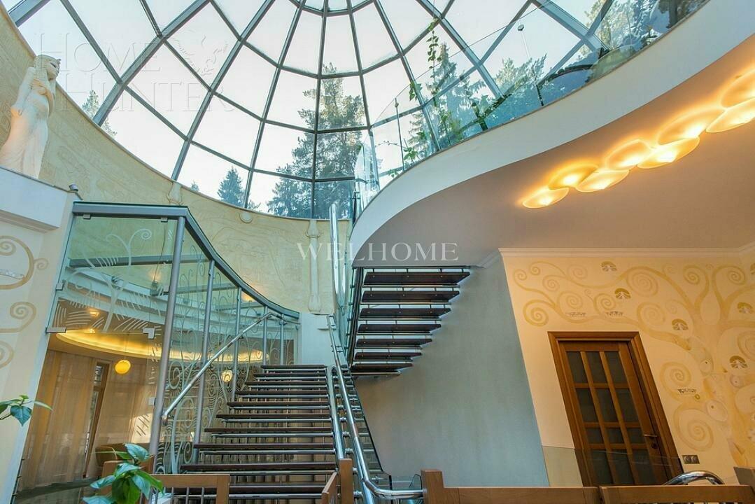 2-этажный коттедж 850 м² с отделкой