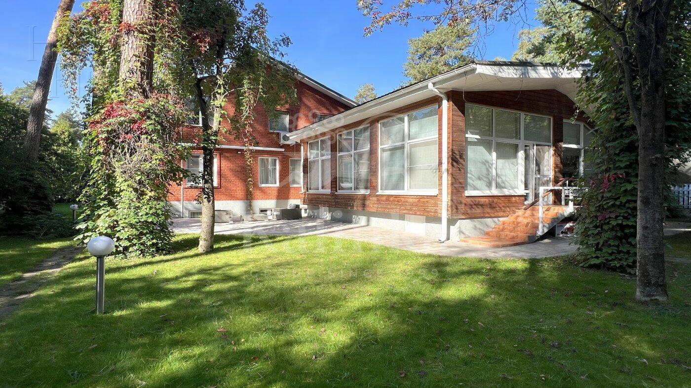 2-этажный коттедж 550 м² с отделкой