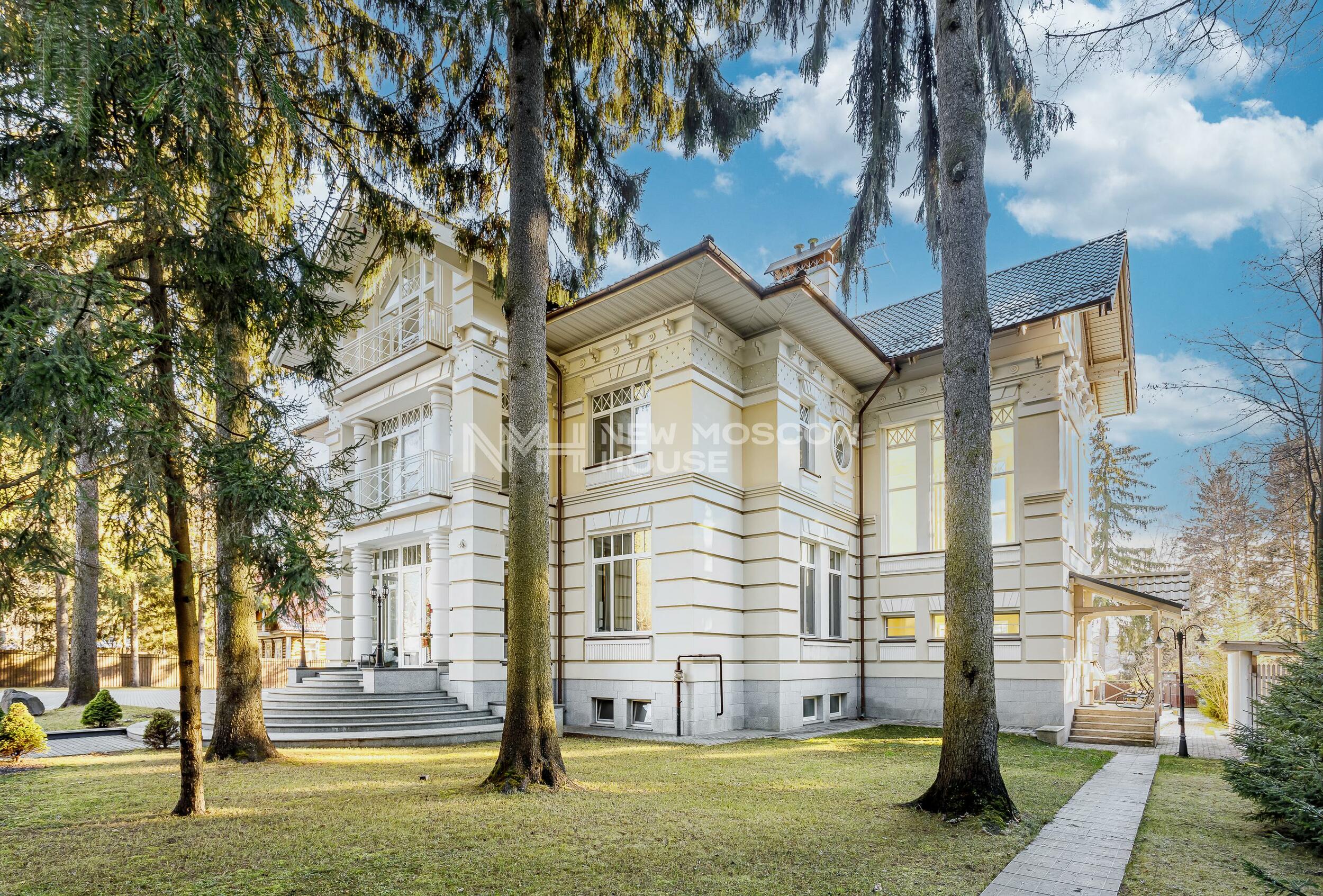 3-этажный коттедж 1 172 м² с отделкой