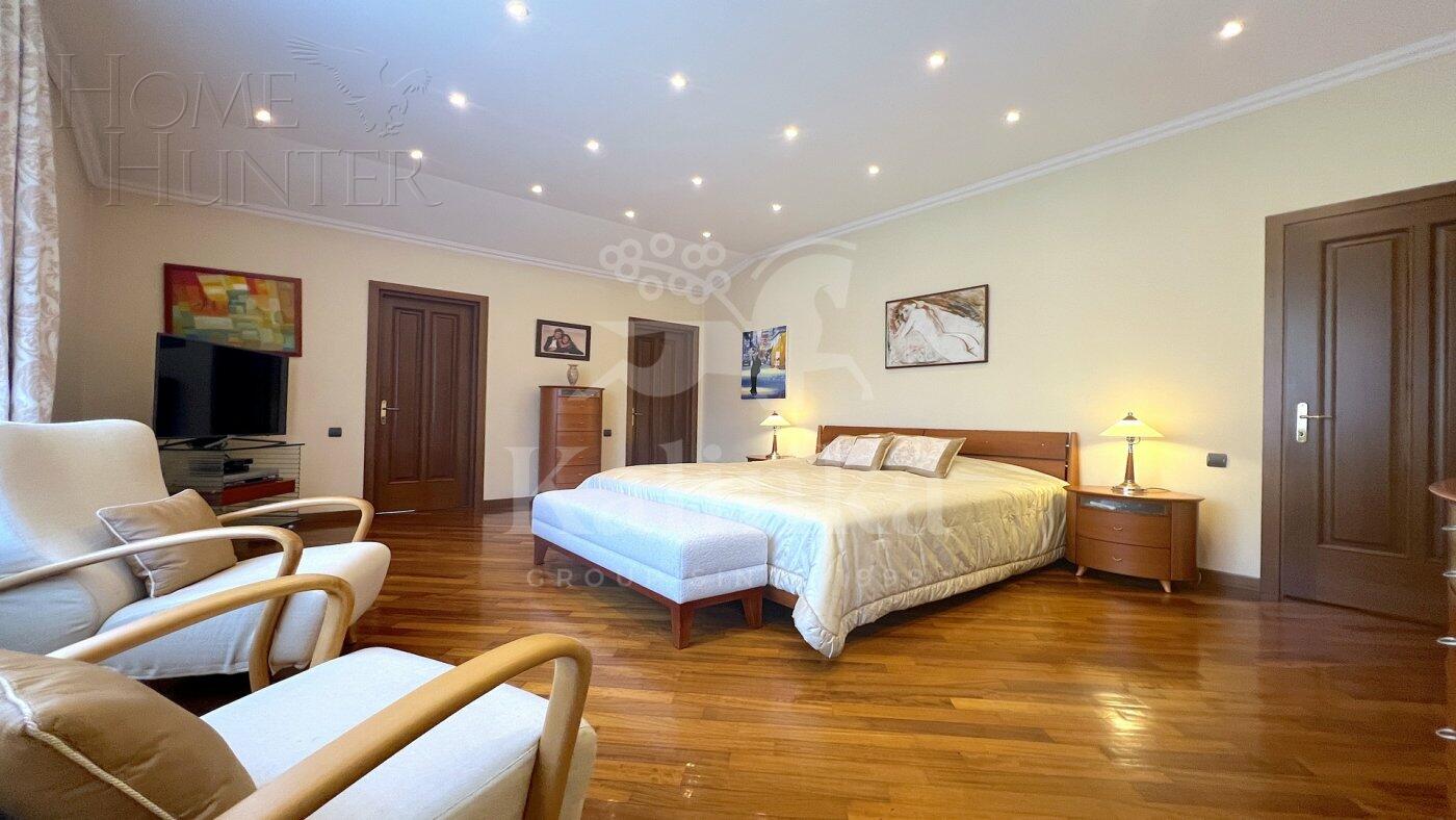 2-этажный коттедж 550 м² с отделкой