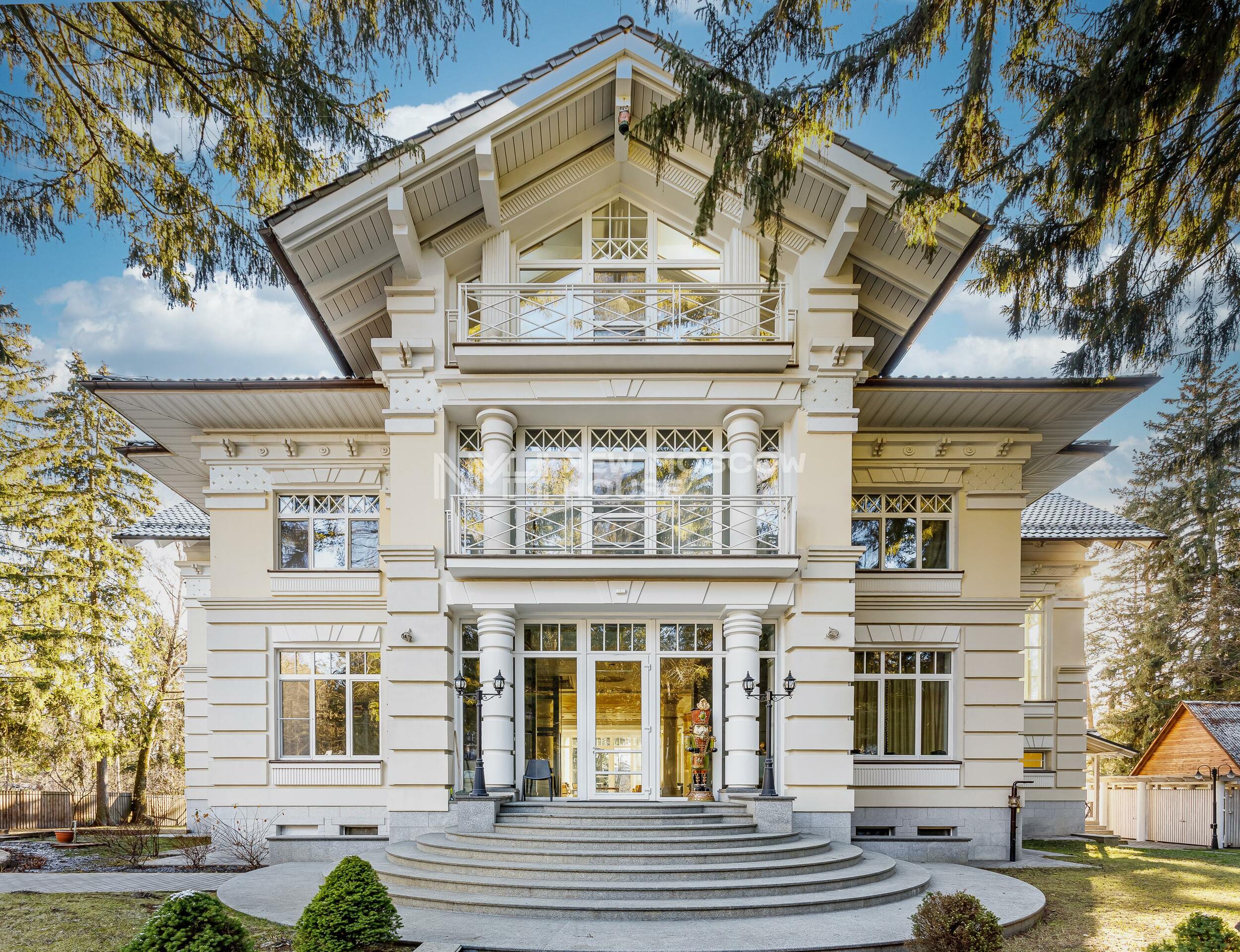 3-этажный коттедж 1 172 м² с отделкой
