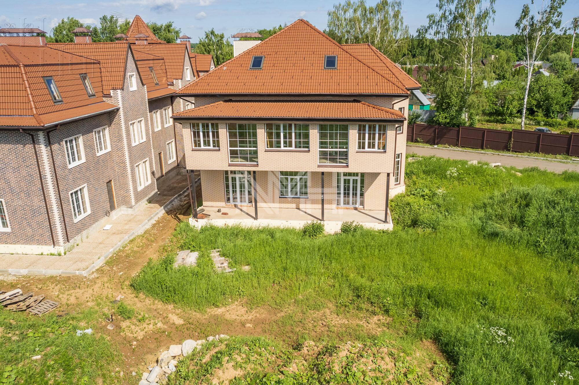 2-этажный коттедж 500 м² без отделки