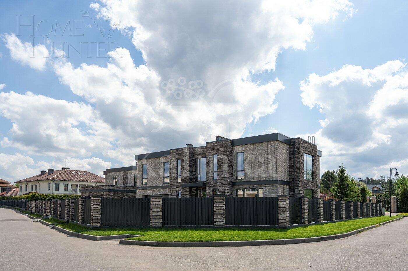 2-этажный коттедж 520.5 м² без отделки