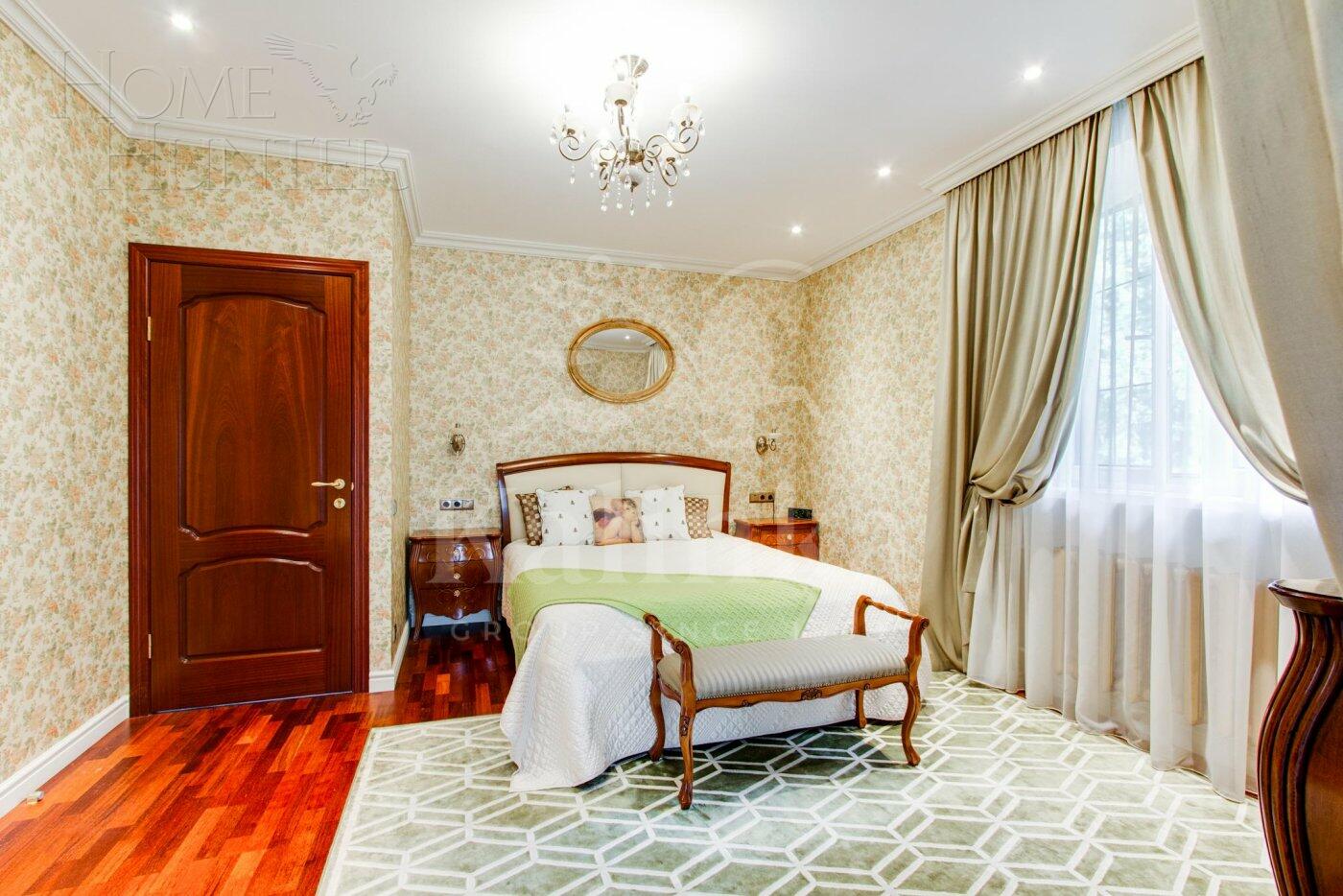3-этажный коттедж 450 м² с отделкой