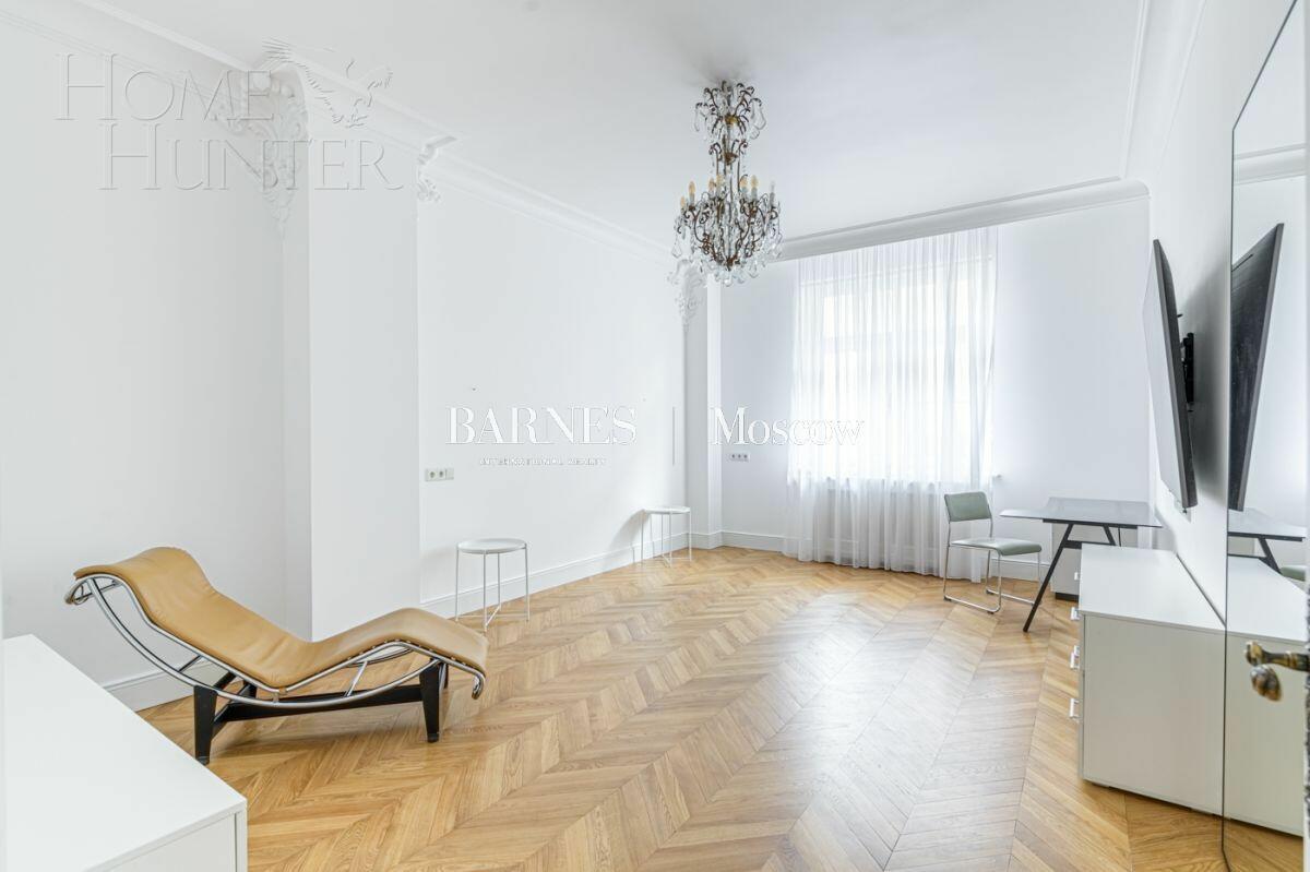 4-КОМН. КВАРТИРА С ОТДЕЛКОЙ 320 М² НА 2 ЭТАЖЕ