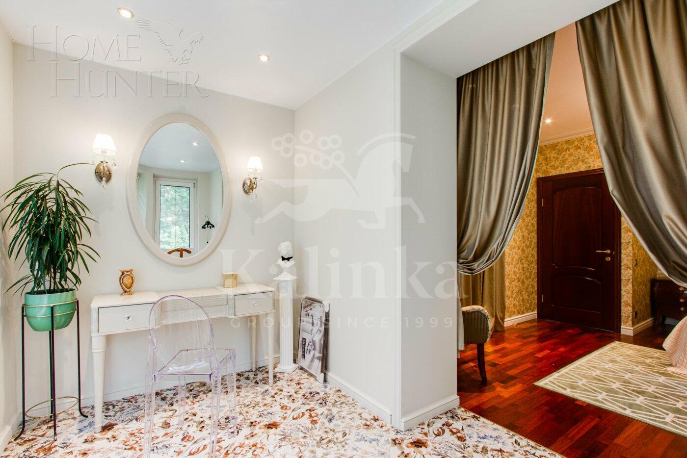 3-этажный коттедж 450 м² с отделкой