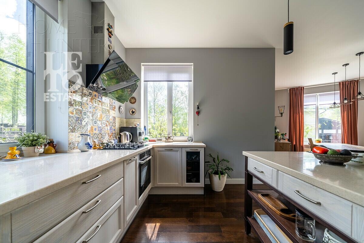 2-этажный коттедж 257.3 м² с отделкой