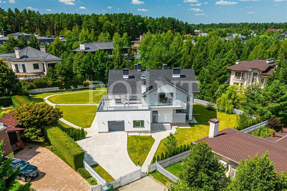 2-этажный коттедж 338 м² с отделкой