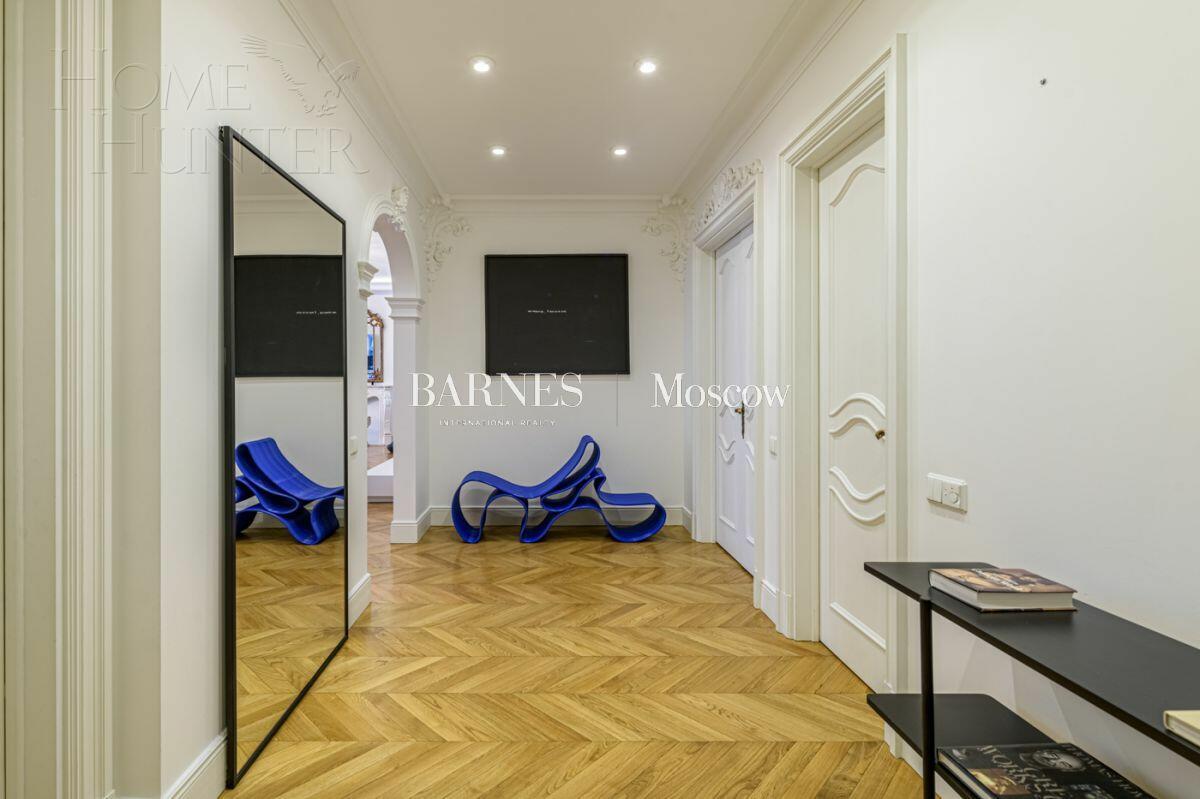 4-КОМН. КВАРТИРА С ОТДЕЛКОЙ 320 М² НА 2 ЭТАЖЕ