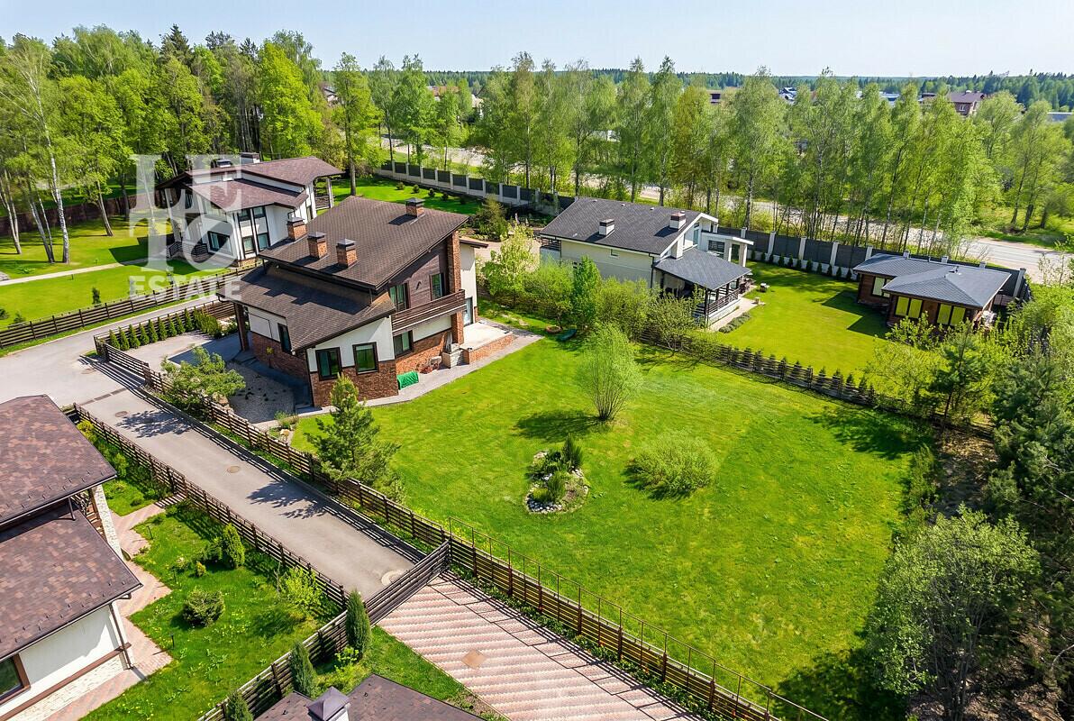 2-этажный коттедж 257.3 м² с отделкой