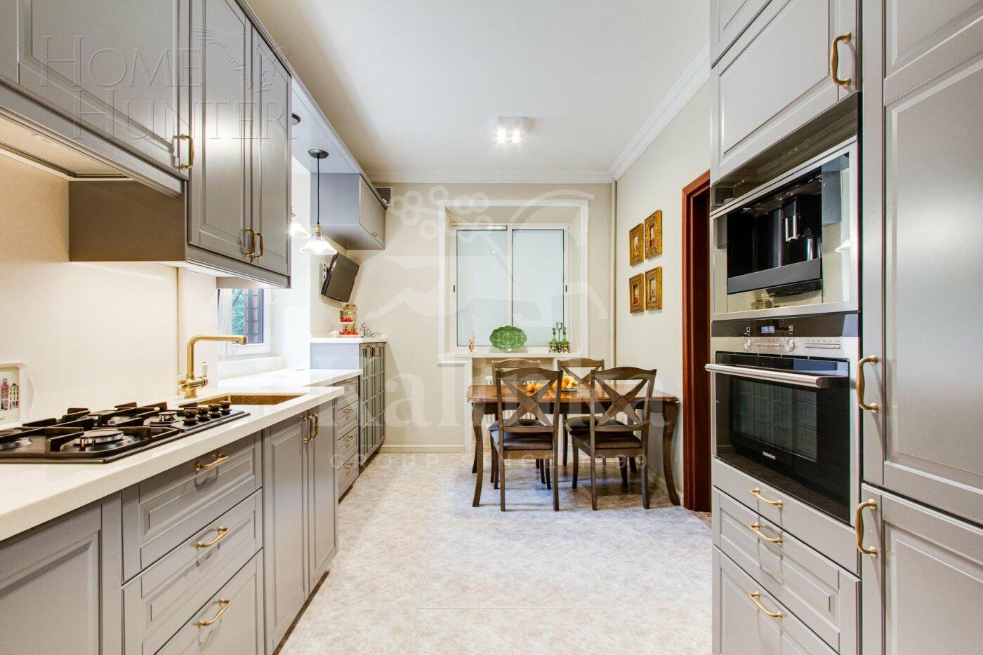 3-этажный коттедж 450 м² с отделкой