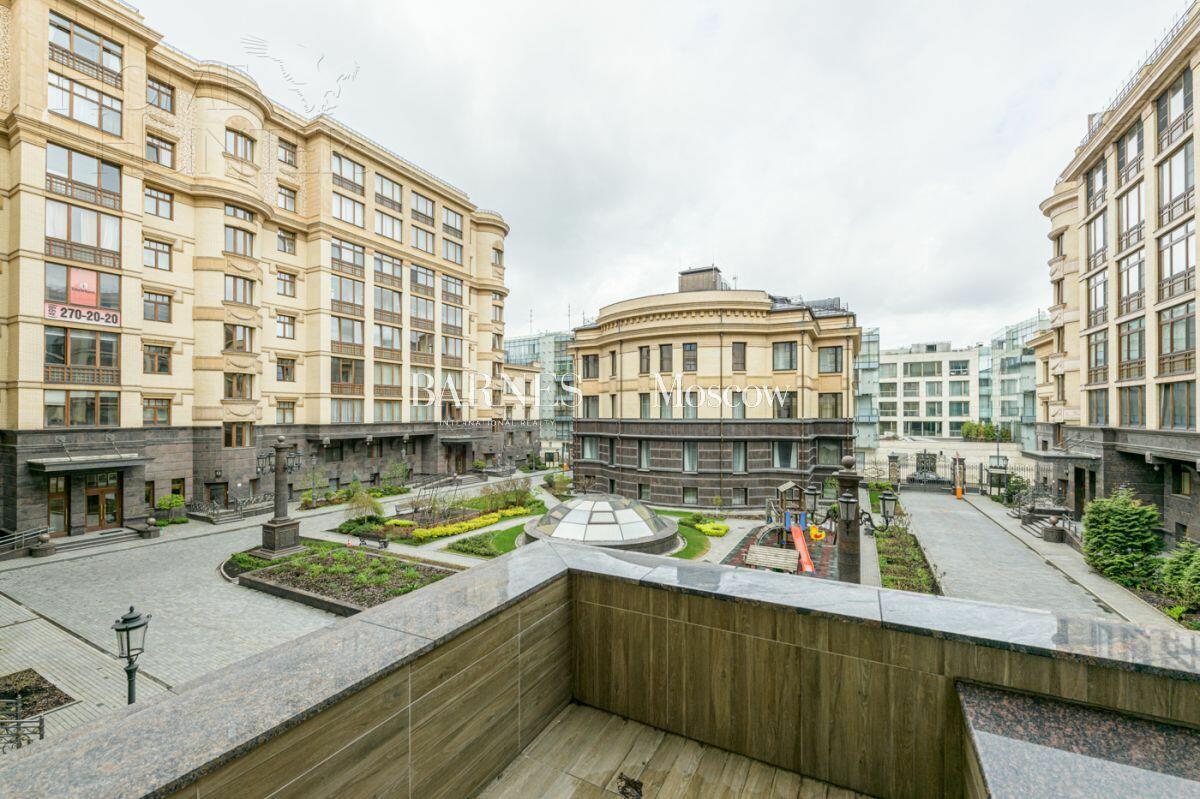 4-КОМН. КВАРТИРА С ОТДЕЛКОЙ 320 М² НА 2 ЭТАЖЕ