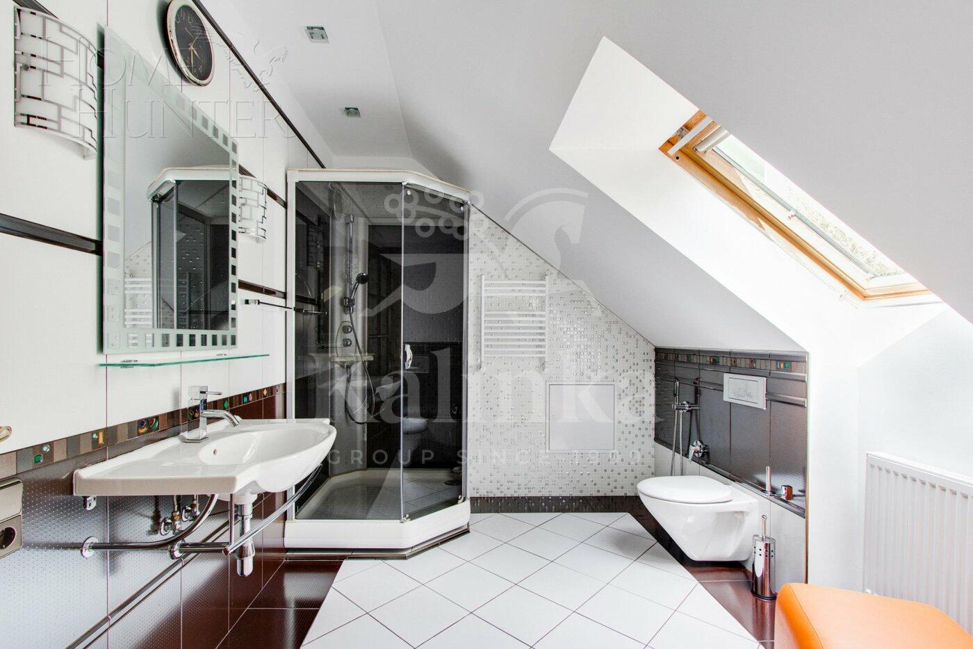 3-этажный коттедж 450 м² с отделкой