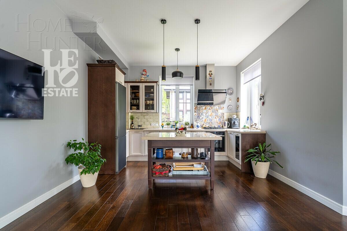 2-этажный коттедж 257.3 м² с отделкой