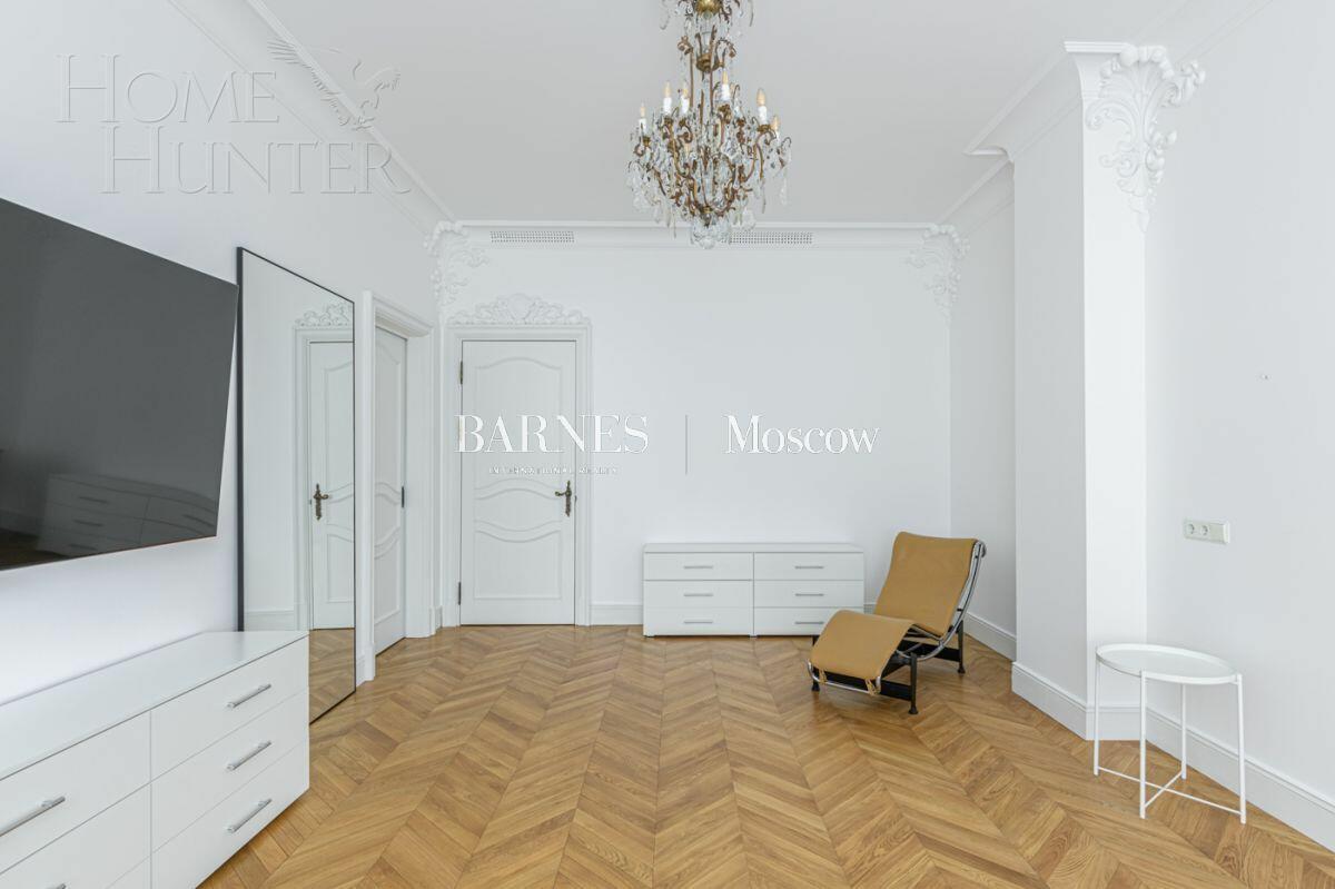 4-КОМН. КВАРТИРА С ОТДЕЛКОЙ 320 М² НА 2 ЭТАЖЕ