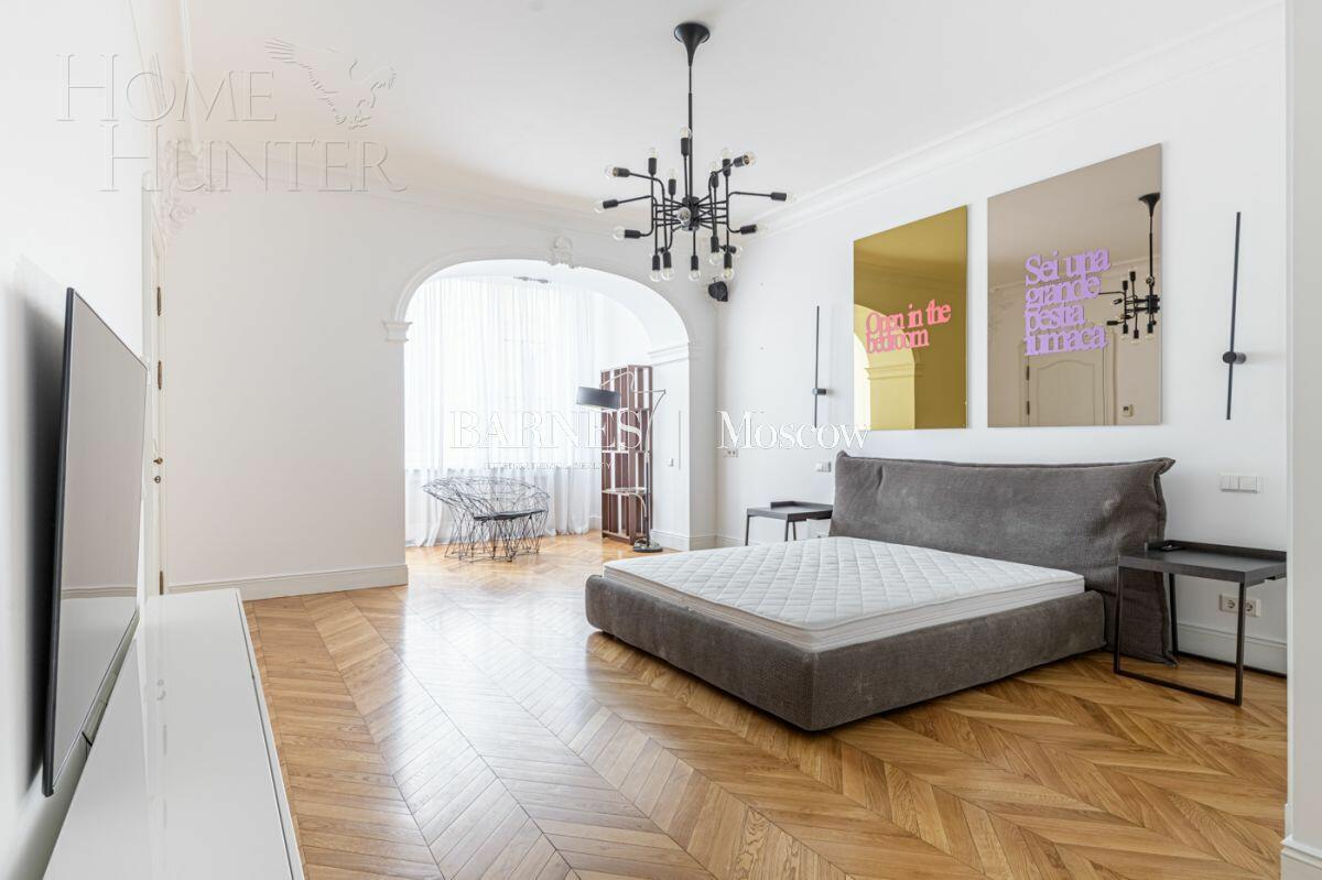 4-КОМН. КВАРТИРА С ОТДЕЛКОЙ 320 М² НА 2 ЭТАЖЕ