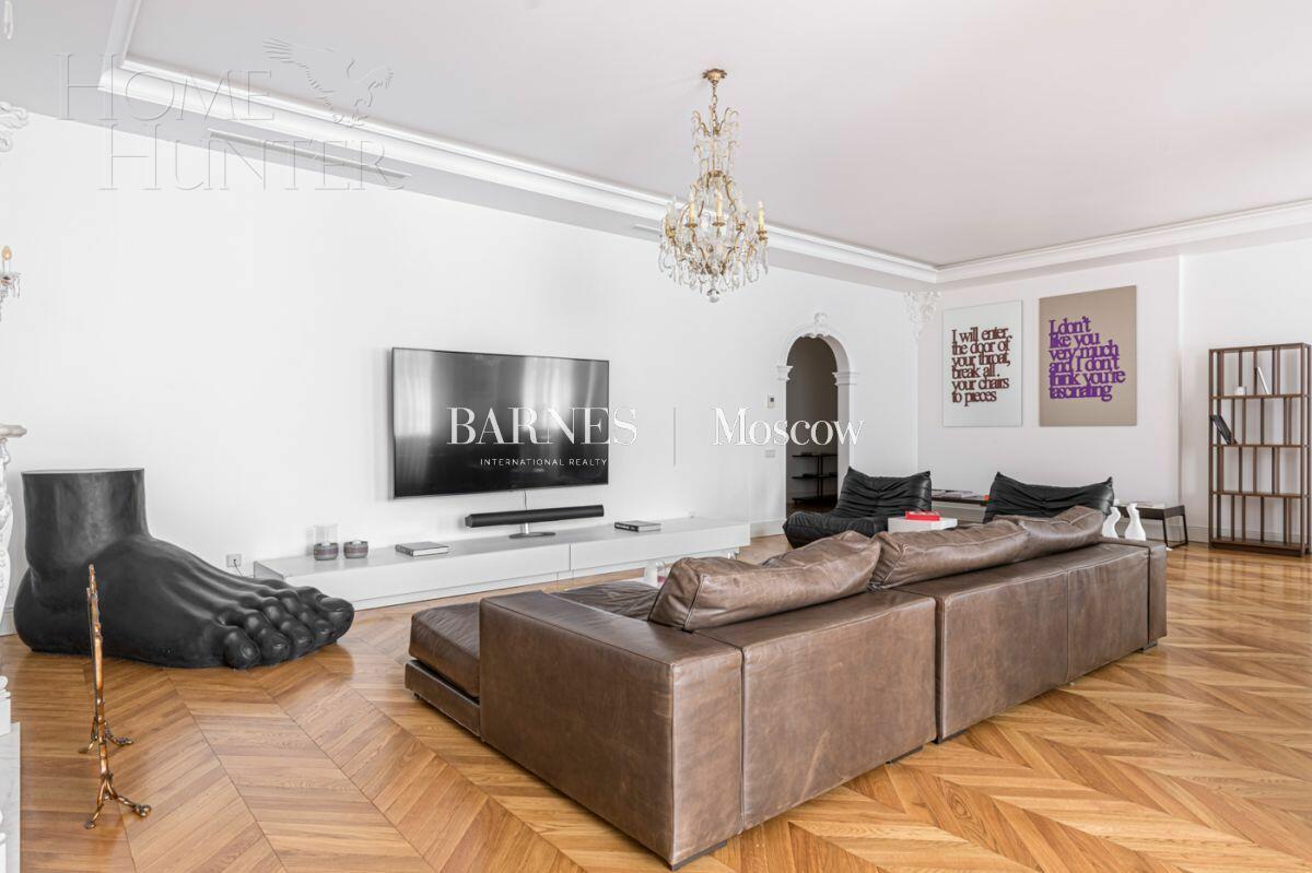 4-КОМН. КВАРТИРА С ОТДЕЛКОЙ 320 М² НА 2 ЭТАЖЕ