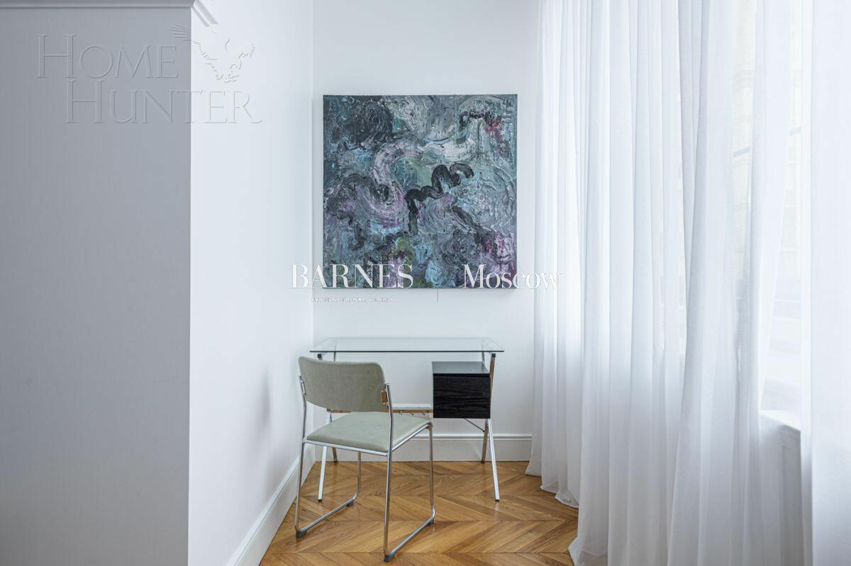4-КОМН. КВАРТИРА С ОТДЕЛКОЙ 320 М² НА 2 ЭТАЖЕ