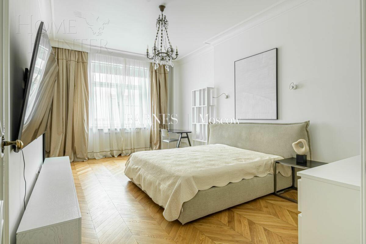 4-КОМН. КВАРТИРА С ОТДЕЛКОЙ 320 М² НА 2 ЭТАЖЕ