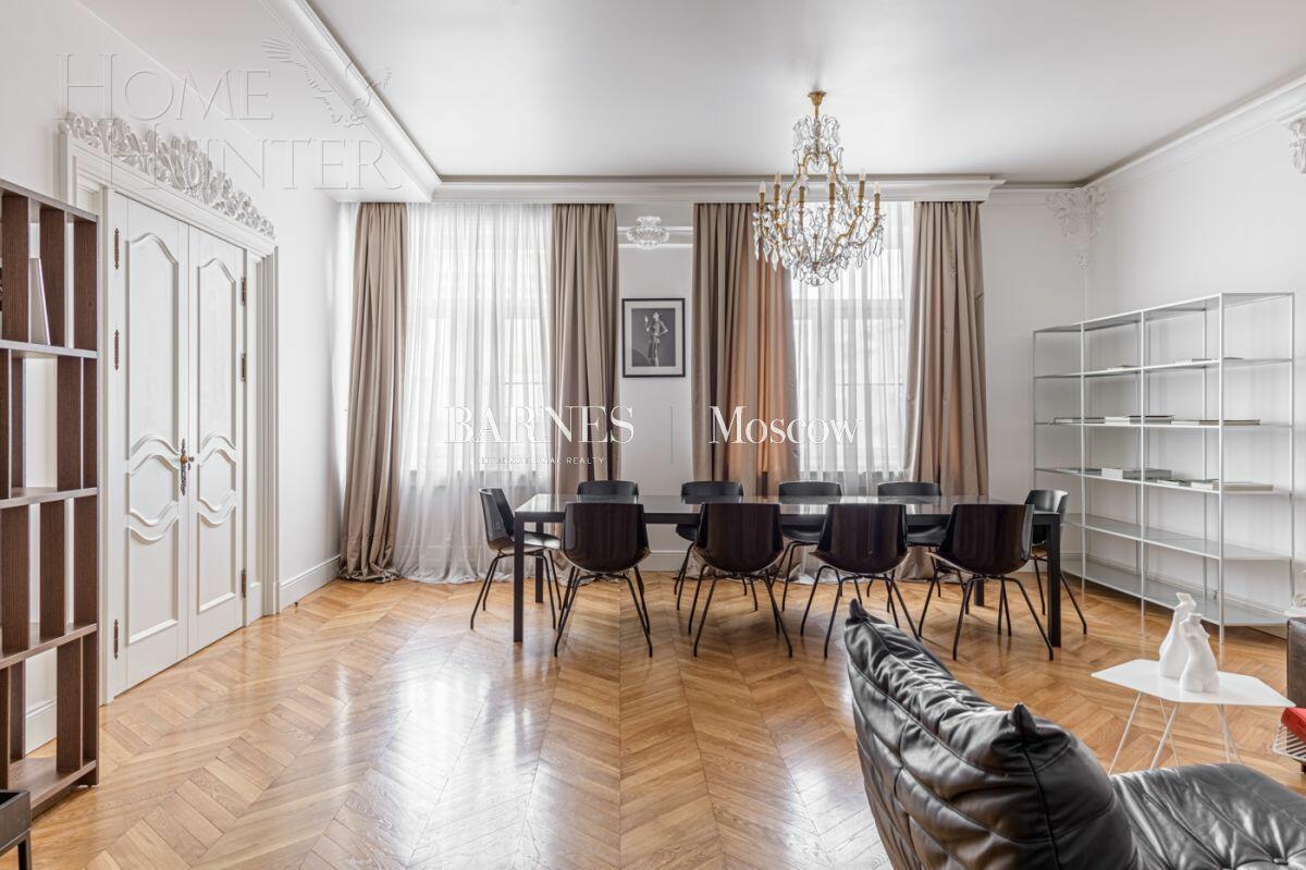 4-КОМН. КВАРТИРА С ОТДЕЛКОЙ 320 М² НА 2 ЭТАЖЕ