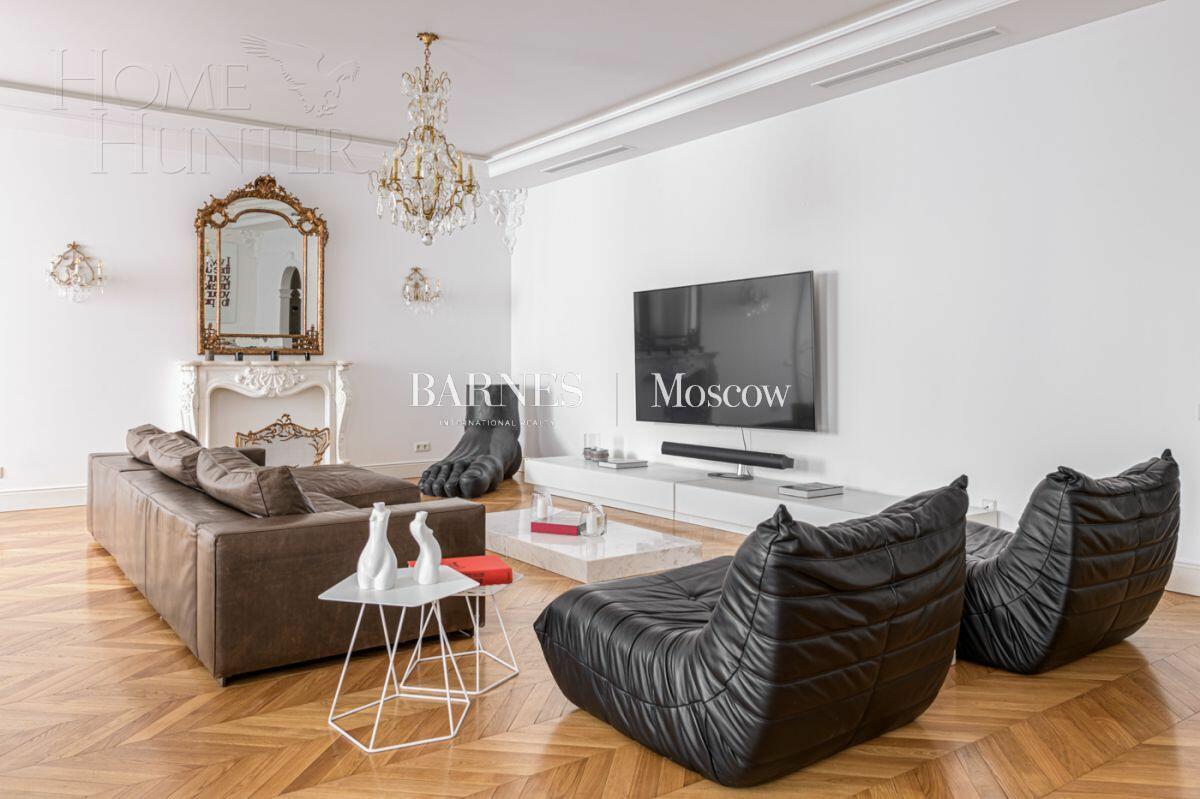 4-КОМН. КВАРТИРА С ОТДЕЛКОЙ 320 М² НА 2 ЭТАЖЕ