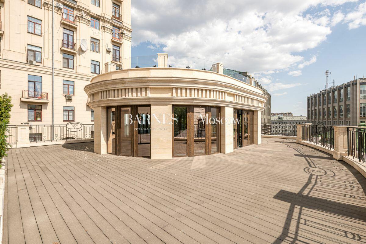 3-УРОВНЕВЫЕ АПАРТАМЕНТЫ БЕЗ ОТДЕЛКИ 664.7 М² НА 3 ЭТАЖЕ