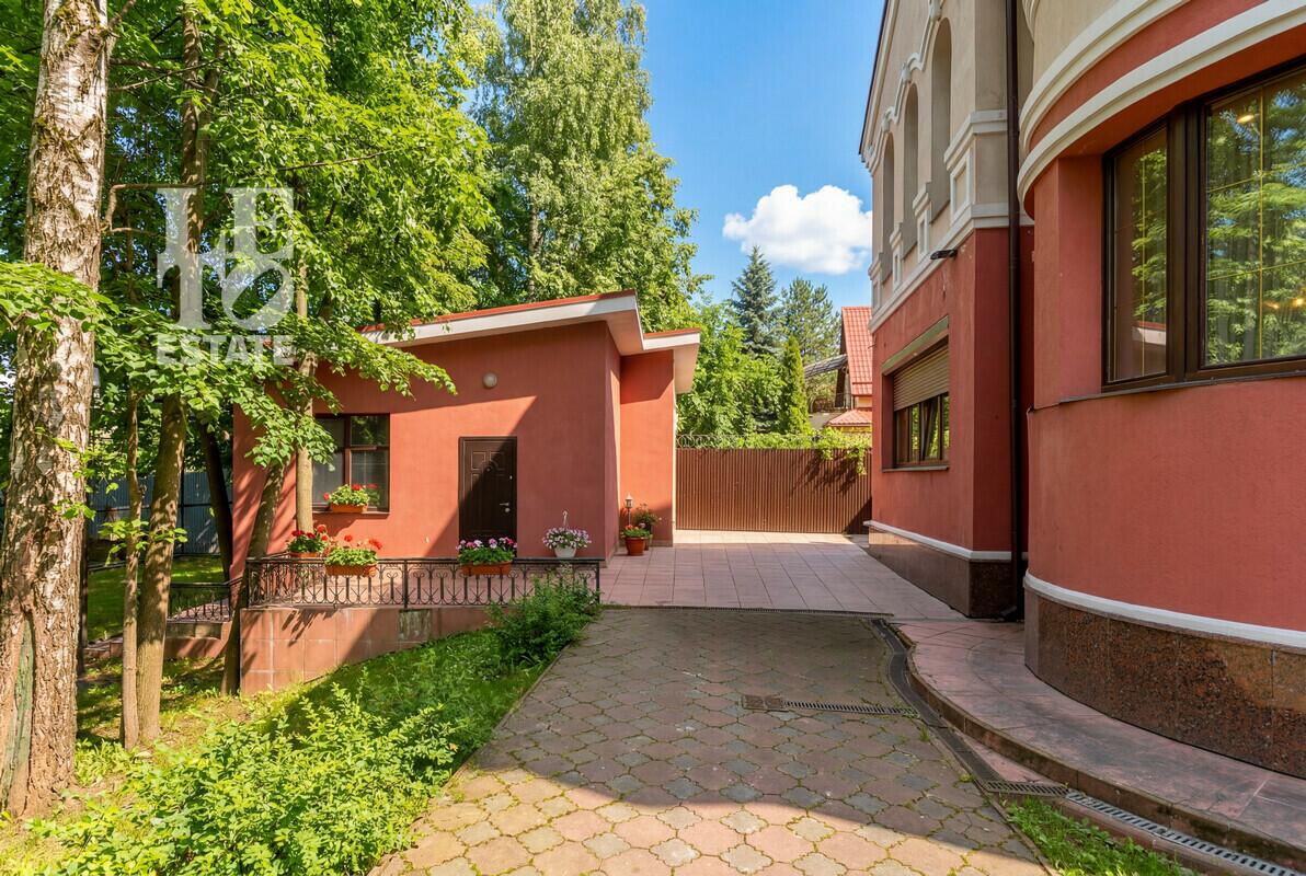 2-этажный коттедж 730 м² с отделкой