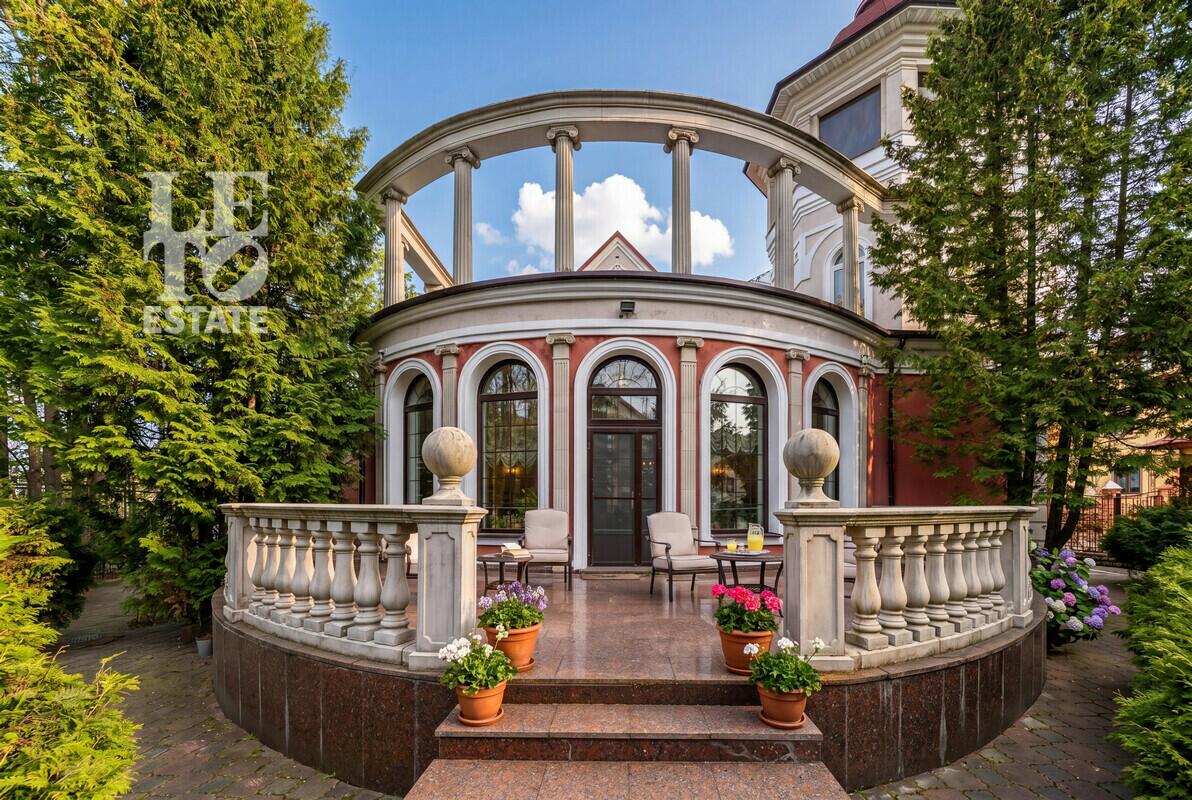 2-этажный коттедж 730 м² с отделкой