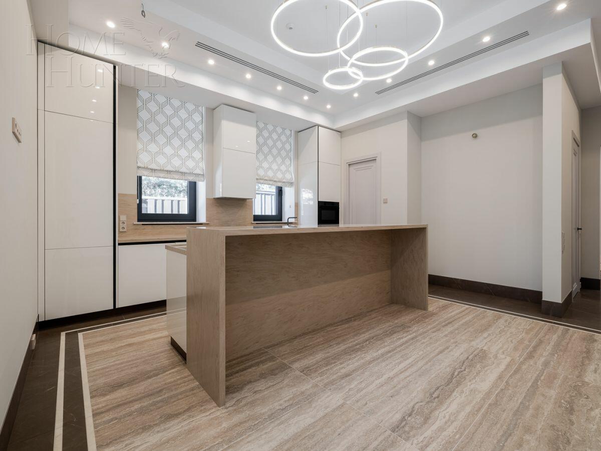 3-этажный коттедж 420 м² с отделкой