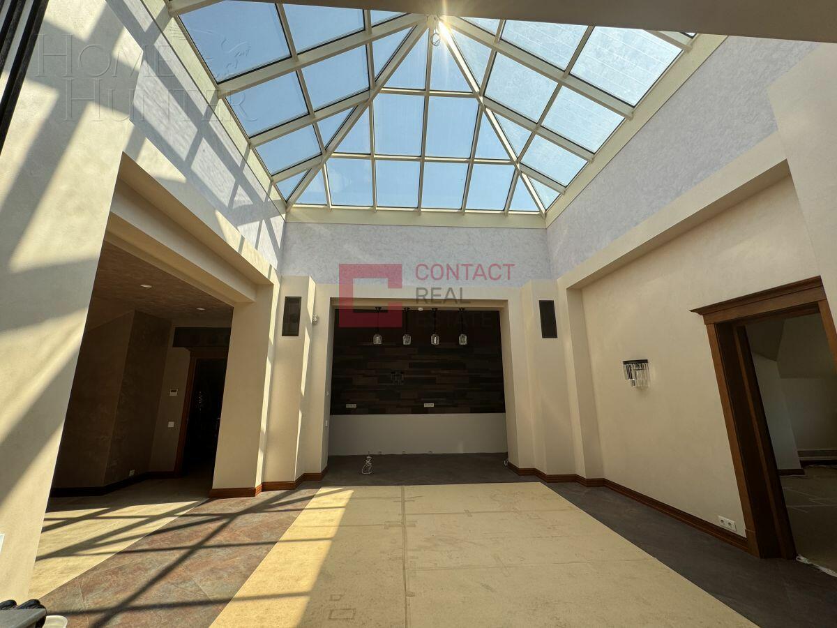 2-этажный коттедж 1 800 м² с отделкой