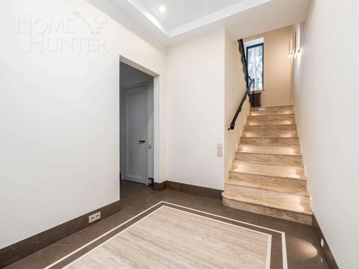 3-этажный коттедж 420 м² с отделкой