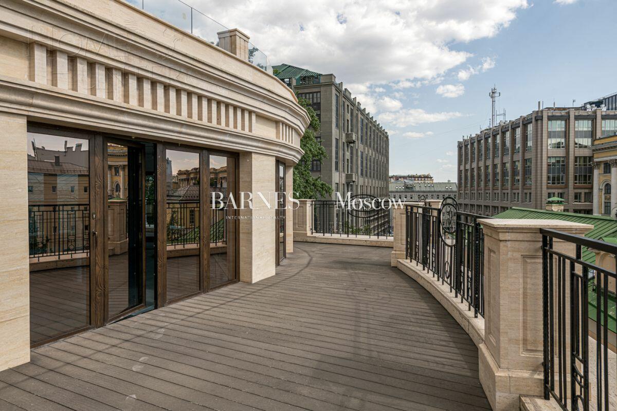3-УРОВНЕВЫЕ АПАРТАМЕНТЫ БЕЗ ОТДЕЛКИ 664.7 М² НА 3 ЭТАЖЕ