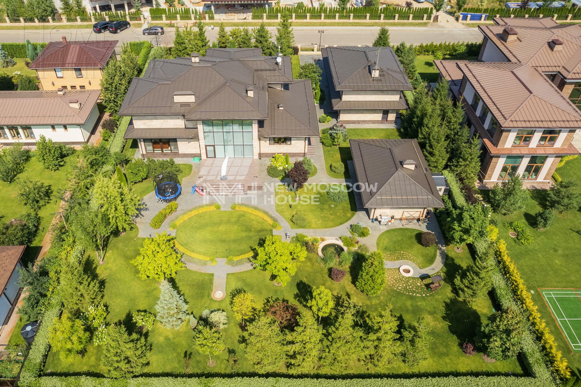 2-этажный коттедж 650 м² с отделкой