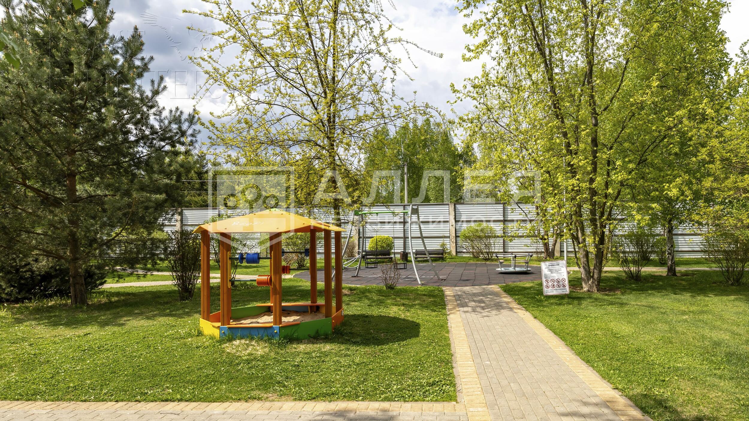 2-этажный коттедж 240 м² с отделкой
