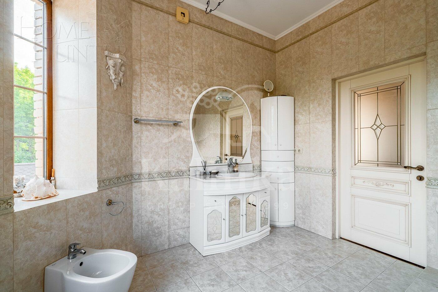 2-этажный коттедж 650 м² с отделкой