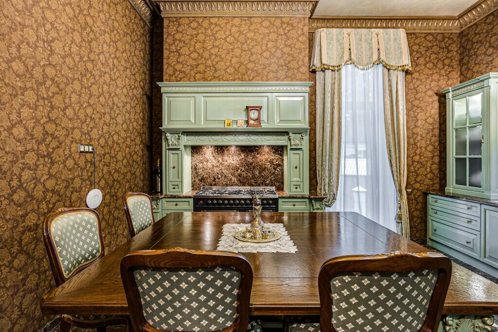 2-этажный коттедж 1 500 м² с отделкой