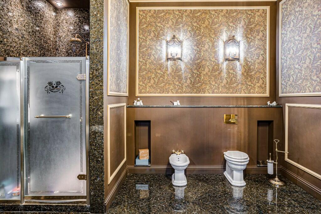 2-этажный коттедж 1 500 м² с отделкой